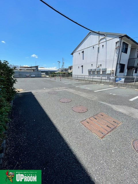 マノワール十六田の駐車場