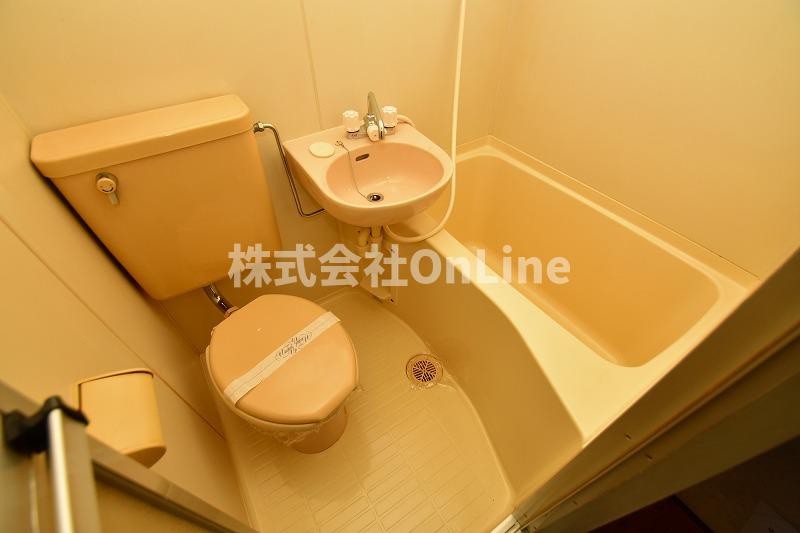 ハイツ津田の浴室