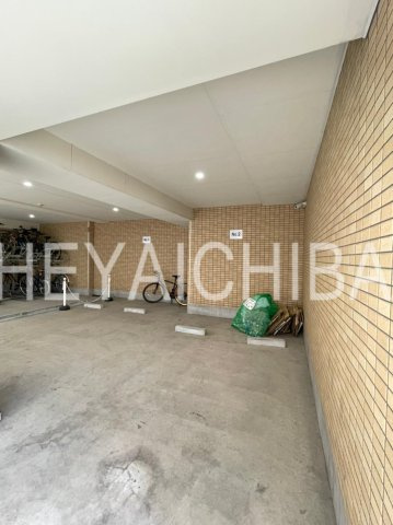 ラヴィエント浅草言問の駐車場