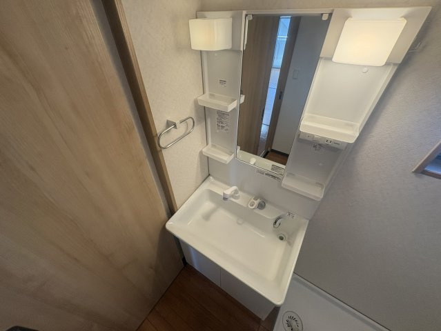 第1関根マンションの独立洗面台
