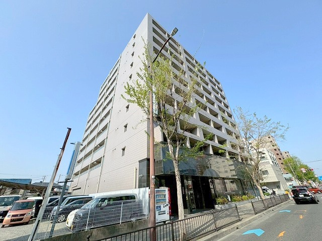 第1関根マンションの外観