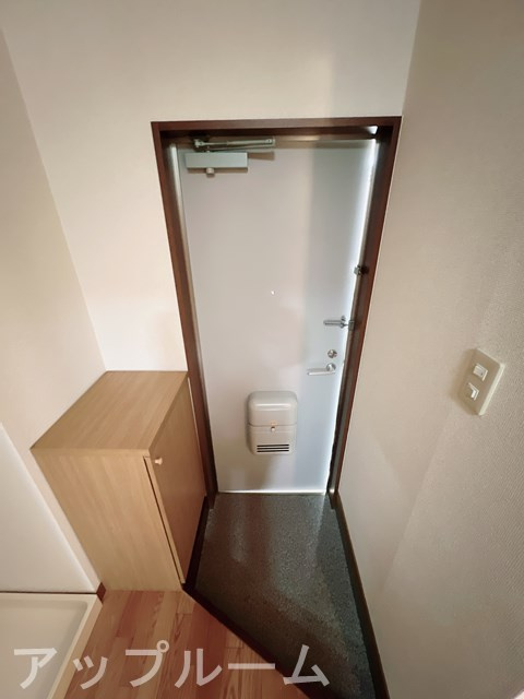 Surplus沖の玄関