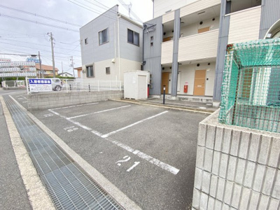 【駐車場】 | フジパレスフォーゲルⅠ番館 | 駐車場に車を止められます