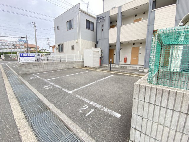 【駐車場】 | フジパレスフォーゲルⅠ番館 | 駐車場に車を止められます