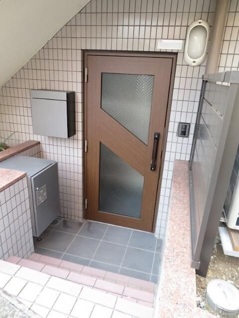 シャンブルＩＳのエントランス