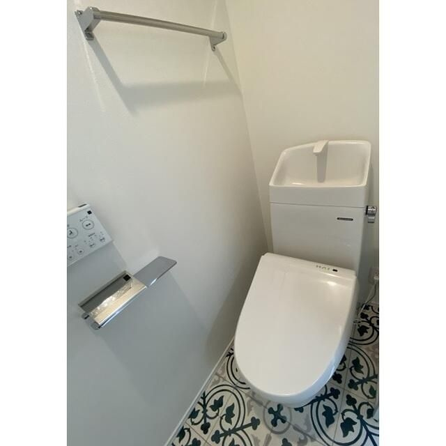 ヴィクトリアンコート中村橋のトイレ|コンパクトで使いやすいトイレです