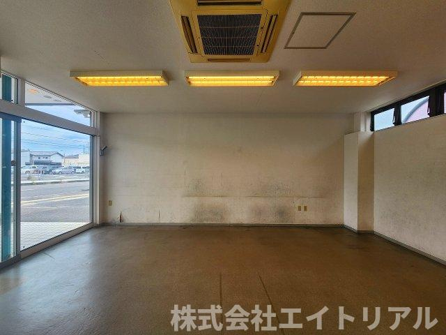 豊田市上原町　貸店舗の内装