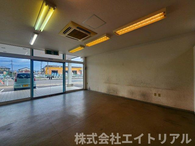 豊田市上原町　貸店舗の内装