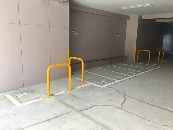 アイン橘の駐車場