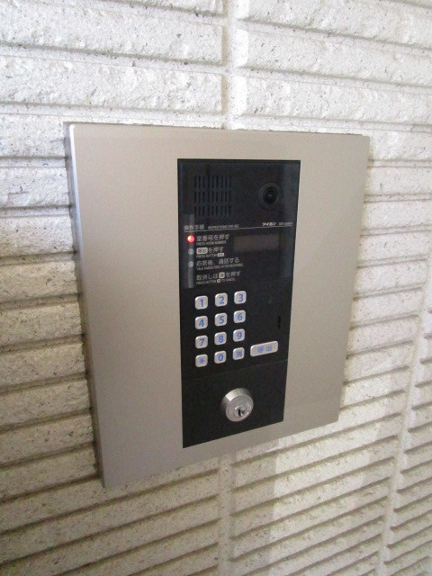 メゾンベール宮坂のセキュリティ|オートロック付きのエントランス