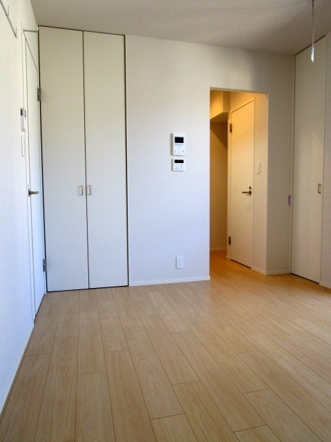 メゾンベール宮坂の居間・リビング|角部屋です