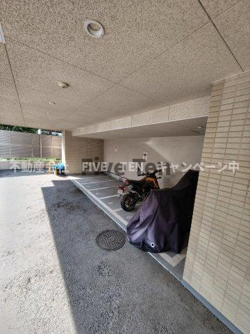 パークハビオ目黒リバーサイドの駐車場