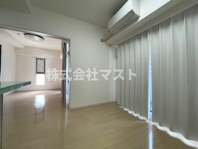 大阪市西区立売堀２丁目の賃貸マンションの洋室