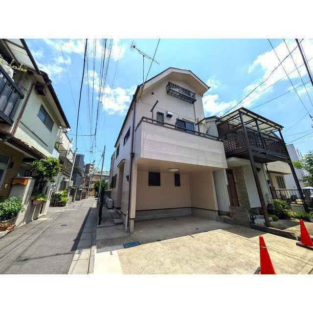 大山西町戸建の駐車場