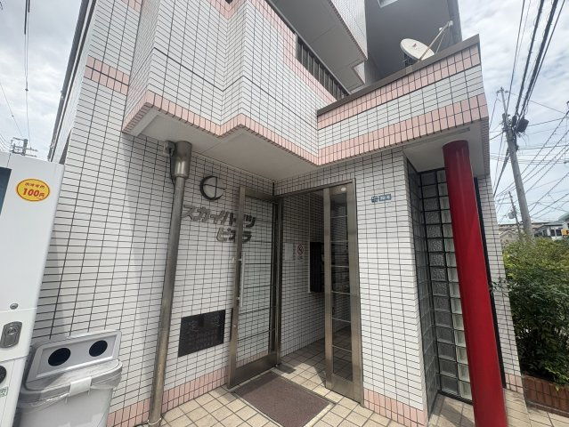 スカイハイツピオラのエントランス