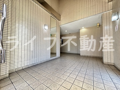 パークアベニューのエントランス|建物の内部です
