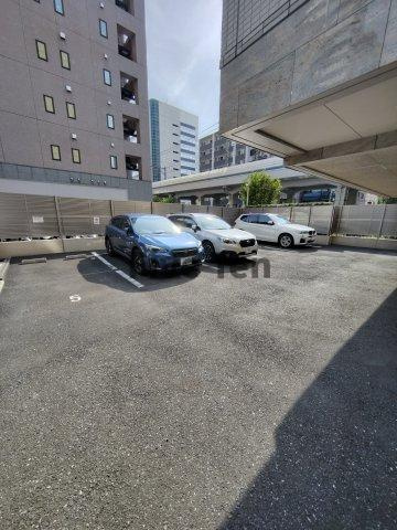 パークハビオ目黒リバーサイドの駐車場