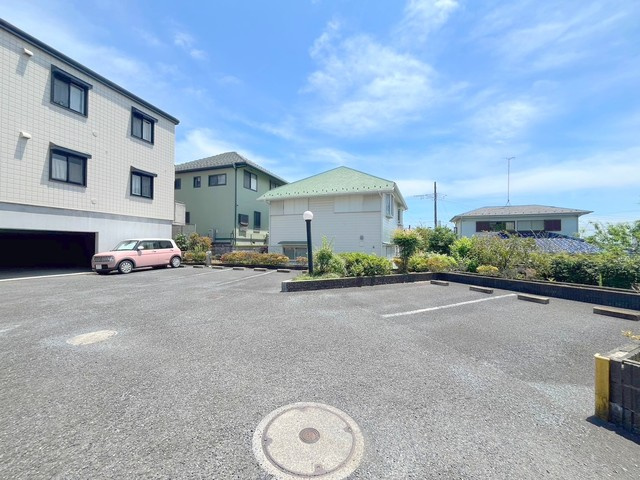 サンテラス百合丘Ａの駐車場|★敷地内駐車場★　※空き状況は要確認※