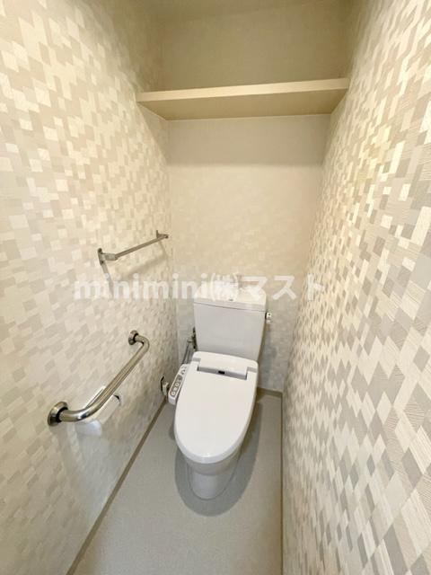 大阪市中央区上本町西１丁目の賃貸マンションのトイレ