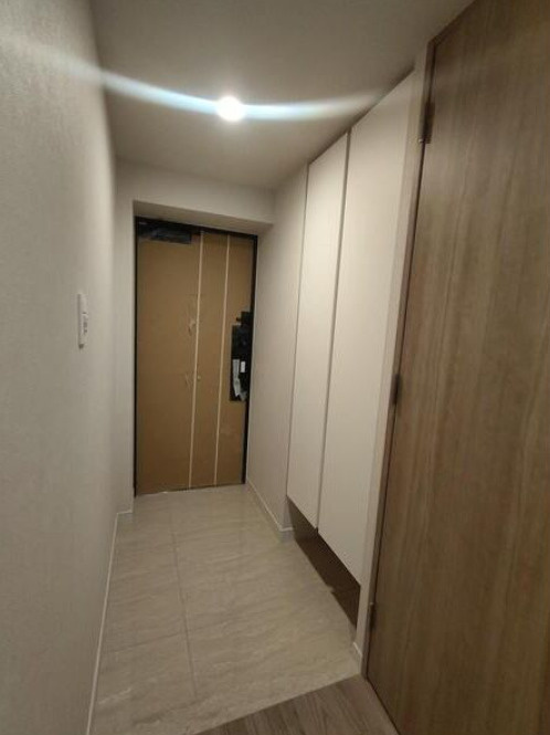 大阪市中央区谷町６丁目の賃貸マンションの玄関