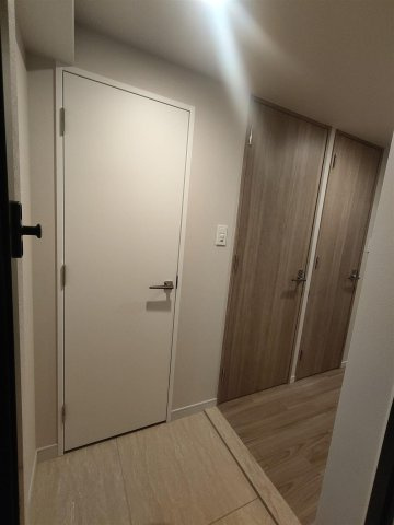 大阪市中央区谷町６丁目の賃貸マンションの玄関