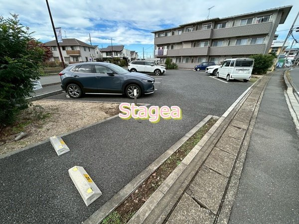 ウエストコートの駐車場