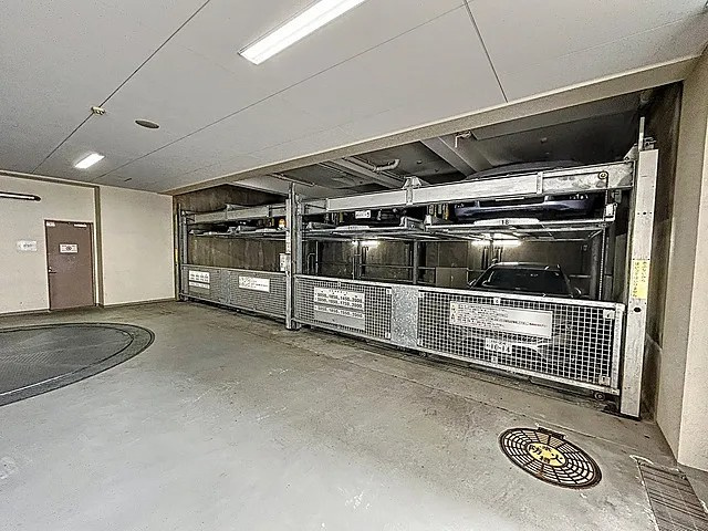 KAISEI神戸海岸通第2の駐車場