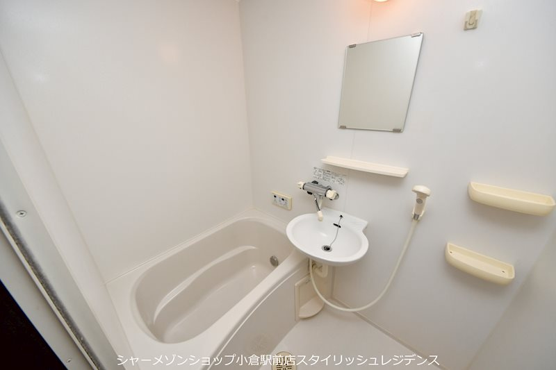 MOON赤坂 B棟の浴室