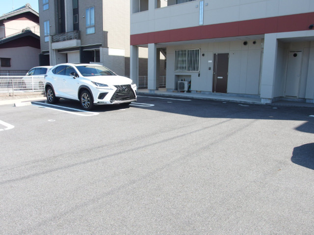 ハーモニーの駐車場