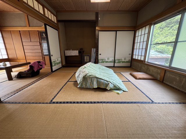 店舗付物件♪新事業にも住宅としても最適♪日光市鬼怒川温泉の和室