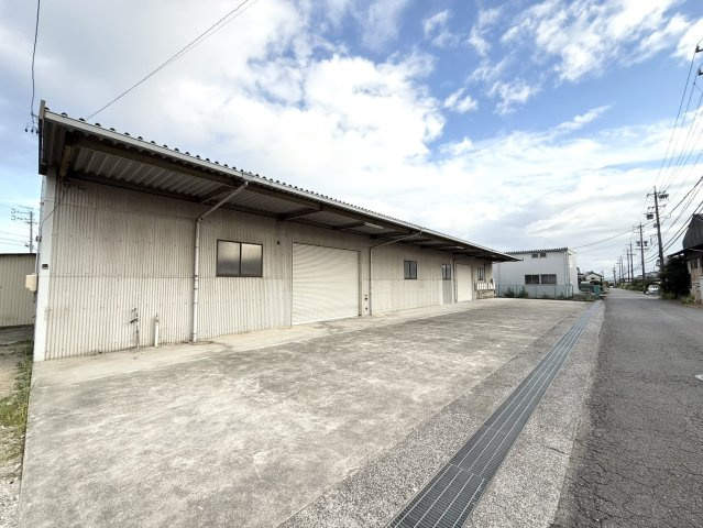 東員町山田倉庫