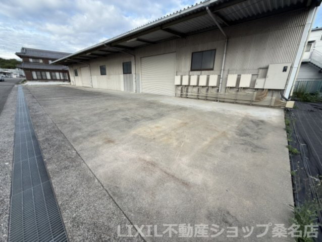 東員町山田倉庫