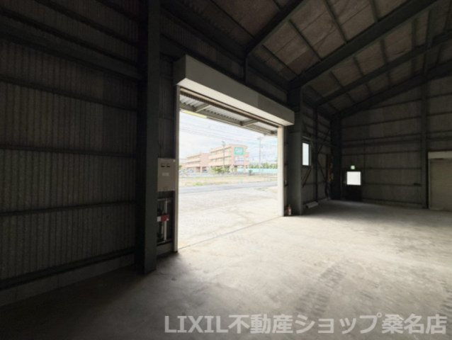 東員町山田倉庫の設備