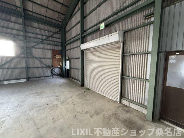 東員町山田倉庫の設備