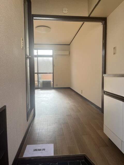 メニエル８７の玄関