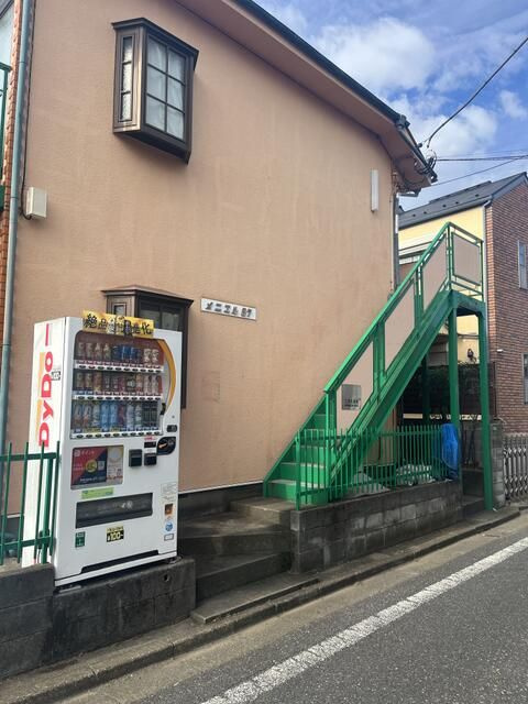 メニエル８７の外観
