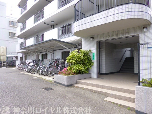 【エントランス】