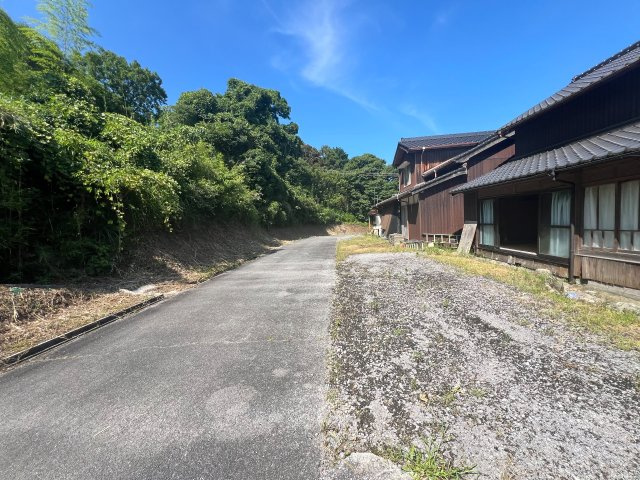 【建物40坪以上】国東町浜　8LDKの前面道路含む現地写真|前面道路含む現地写真です