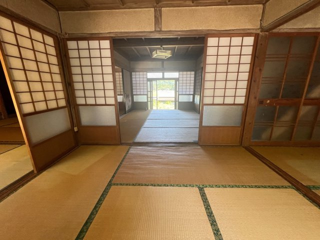 【建物40坪以上】国東町浜　8LDKの和室|来客時にも便利な和室付き