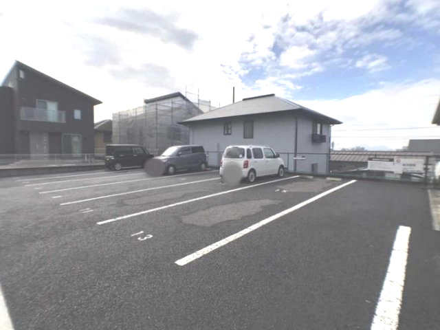 ローズコートＳの駐車場