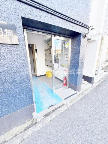 西東京市田無町３丁目の賃貸マンションのエントランス