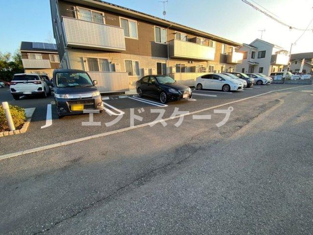 レオニール　Ａの駐車場|高崎、前橋のお部屋探しはエンドスケープまで！お客様の理想お聞かせ下さい♪