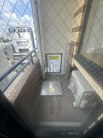 新宿区百人町１丁目の賃貸マンションのバルコニー