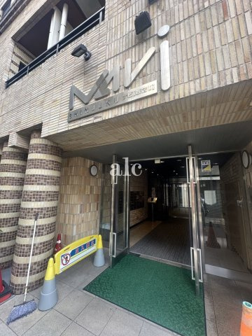 新宿区百人町１丁目の賃貸マンションのエントランス