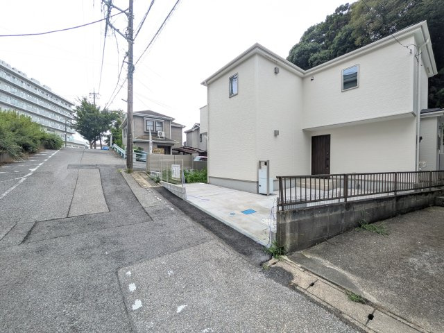 我孫子市寿2丁目　01期　新築戸建ての前面道路含む現地写真|現地案内会開催中！
本日のご見学も可能です♪
お気軽にお電話またはお問い合わせください♪
