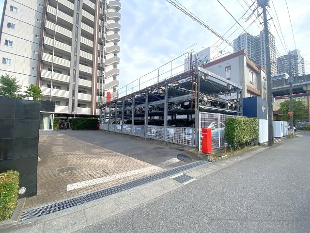センチュリー武蔵浦和の駐車場|駐車場
マンション敷地内の駐車場スペースです。空き状況や利用条件等につきましてはお気軽にお問合せください。