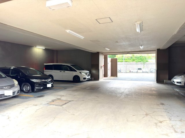 コスモ朝霞台の駐車場|駐車場の用意があります