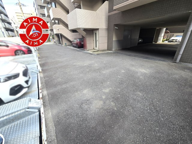 大濠公園グランドヒルズの駐車場|敷地内の駐車場です。