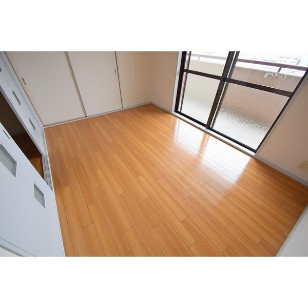 鶴見緑地ハイツ弐番館の洋室