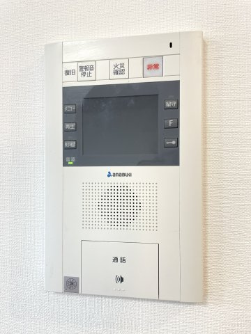 アルファステイツ下松市役所前の防犯設備|来訪者の顔を確認できる、安心のモニター付きインターホン。